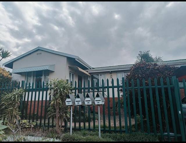 6 BEDROOM HOUSE FOR SALE IN MANORS